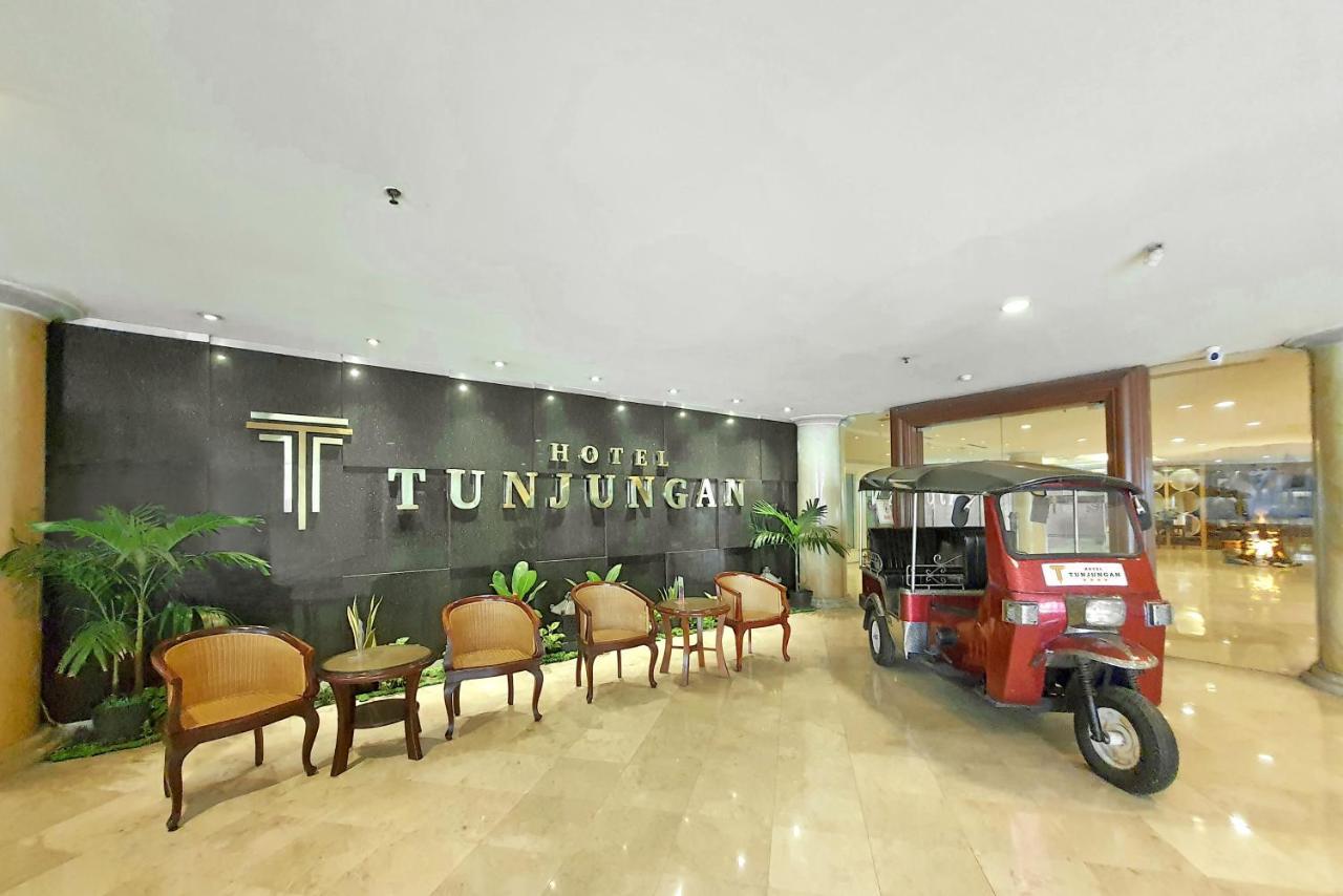 Tunjungan Hotel Surabaya Exterior photo