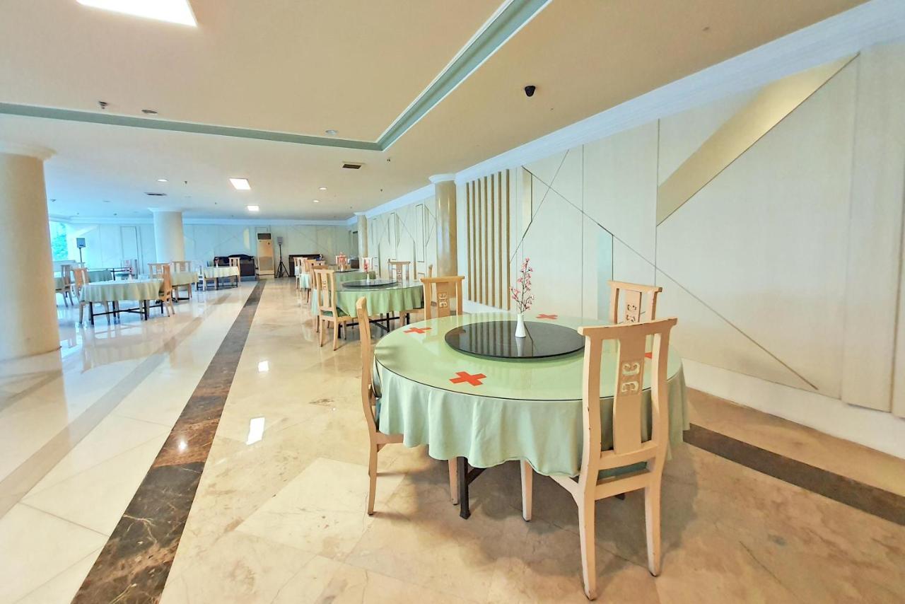Tunjungan Hotel Surabaya Exterior photo