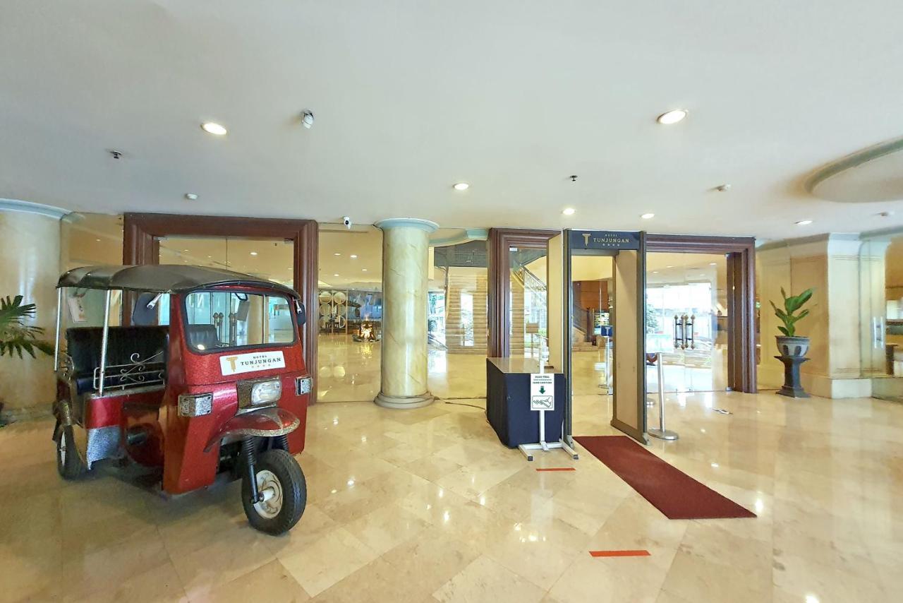 Tunjungan Hotel Surabaya Exterior photo