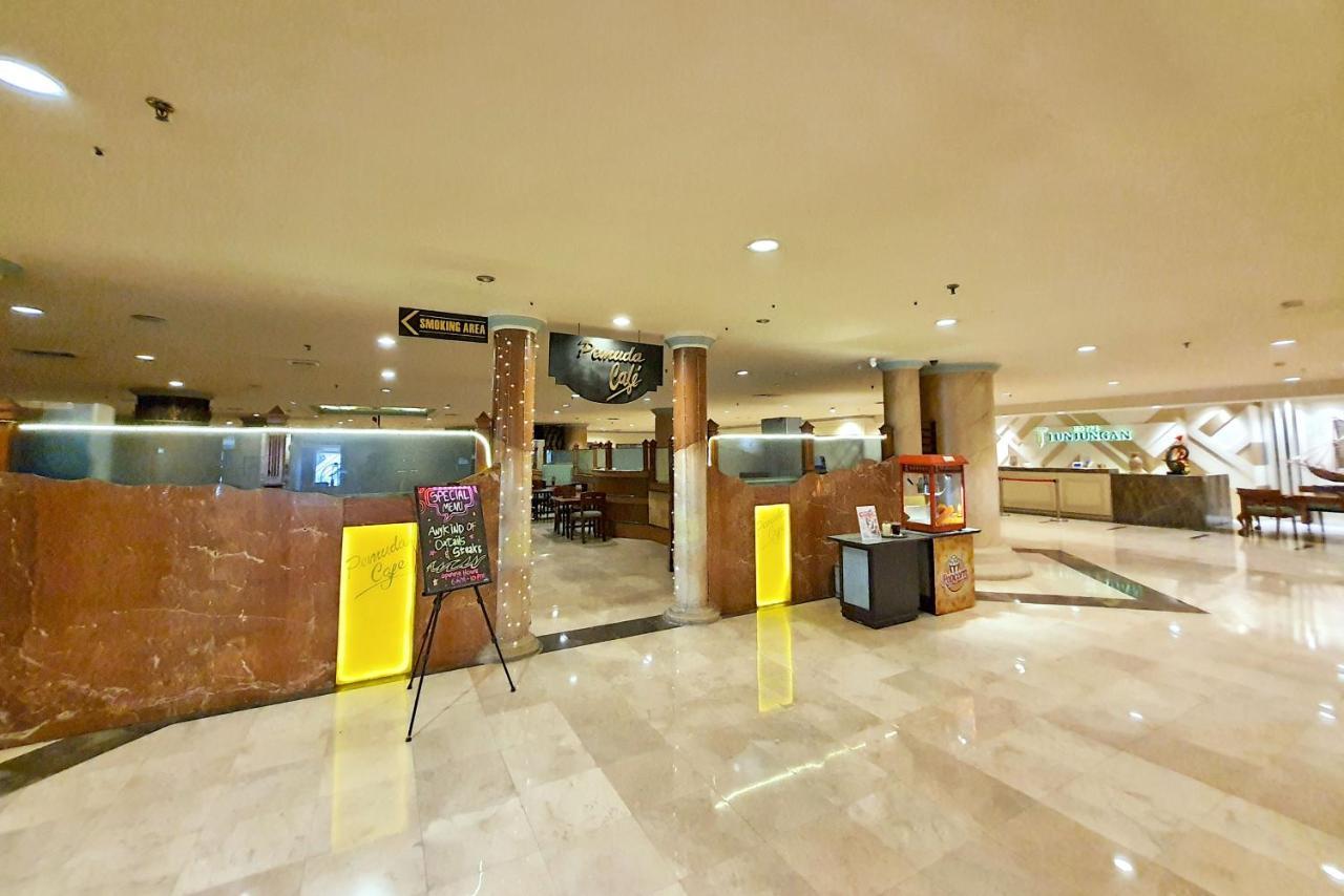 Tunjungan Hotel Surabaya Exterior photo