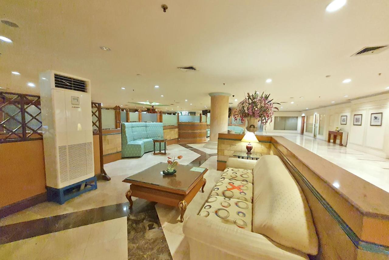 Tunjungan Hotel Surabaya Exterior photo