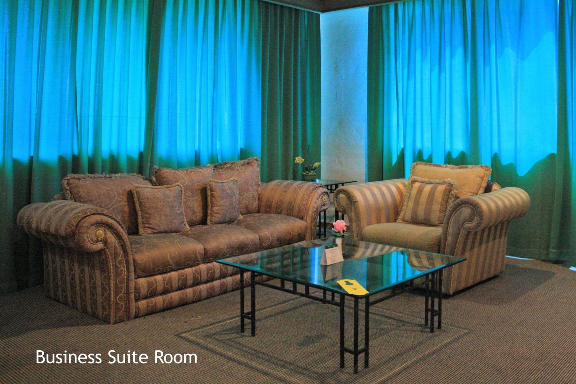 Tunjungan Hotel Surabaya Room photo