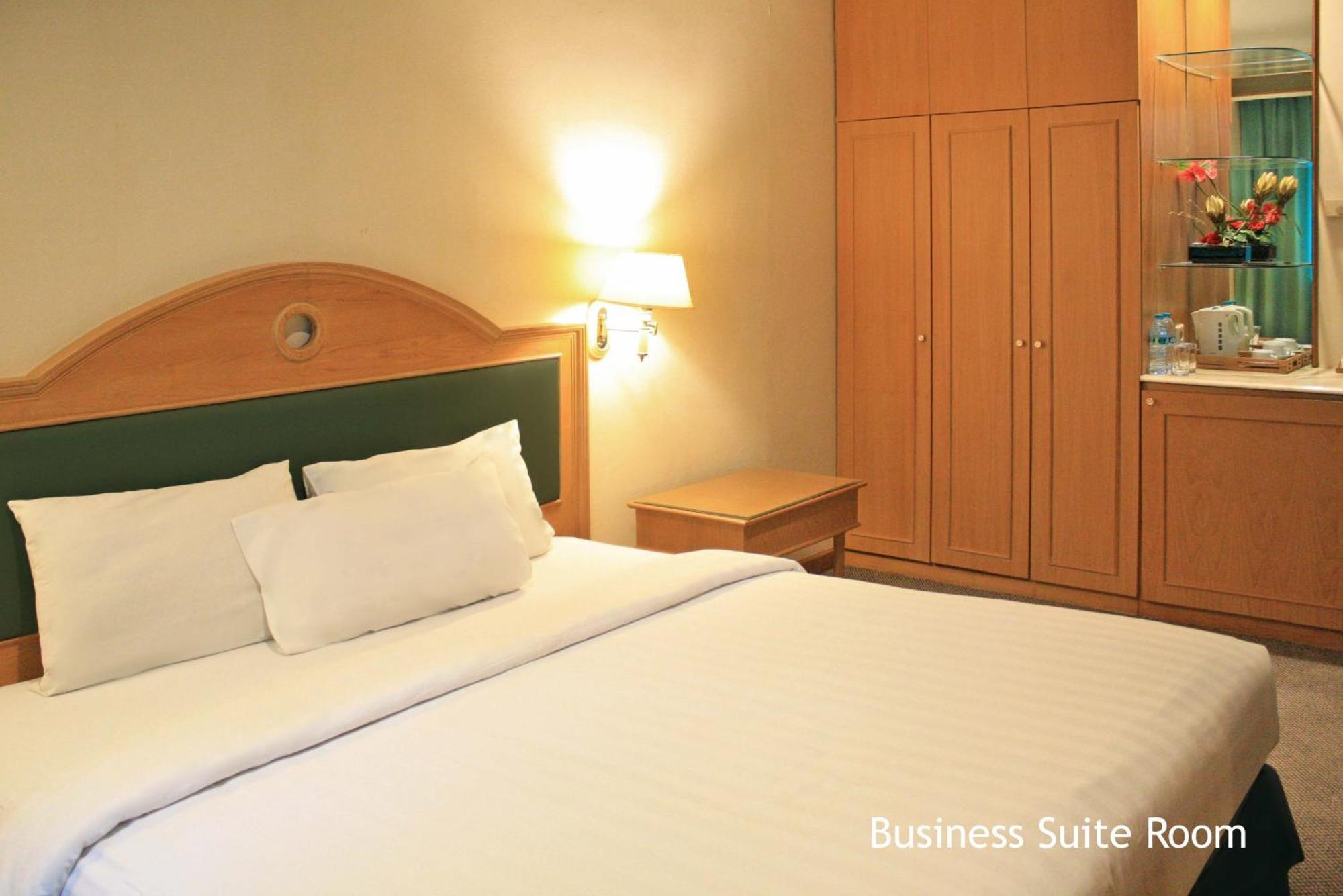 Tunjungan Hotel Surabaya Room photo