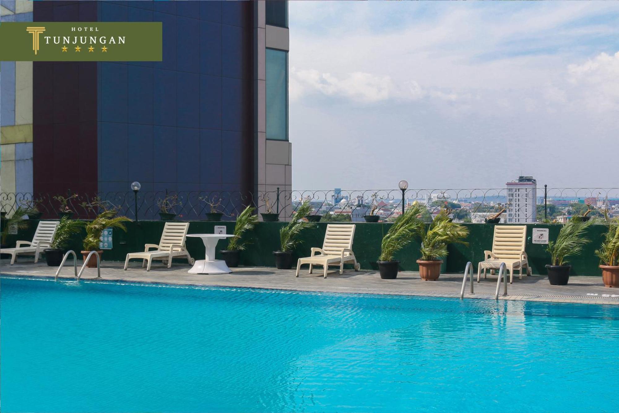Tunjungan Hotel Surabaya Exterior photo
