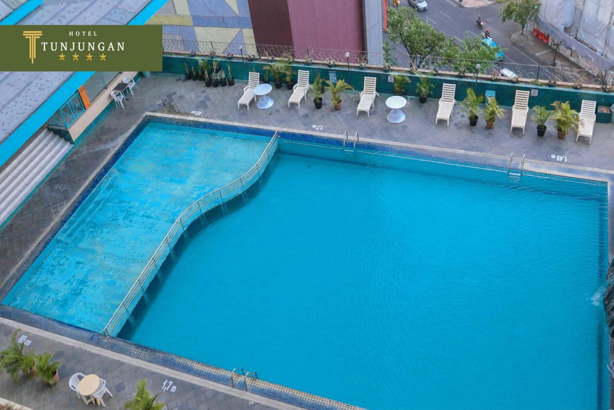 Tunjungan Hotel Surabaya Exterior photo