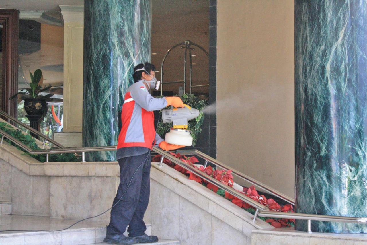 Tunjungan Hotel Surabaya Exterior photo